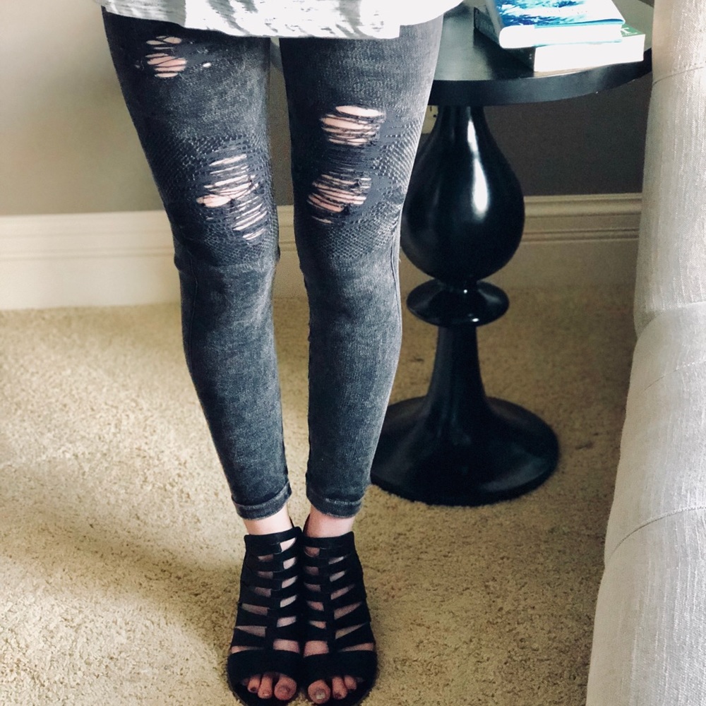 🆕 CHARCOAL DESTROYED LEGGINGS 🖤LAST PAIR🖤 - Picture 2 of 5